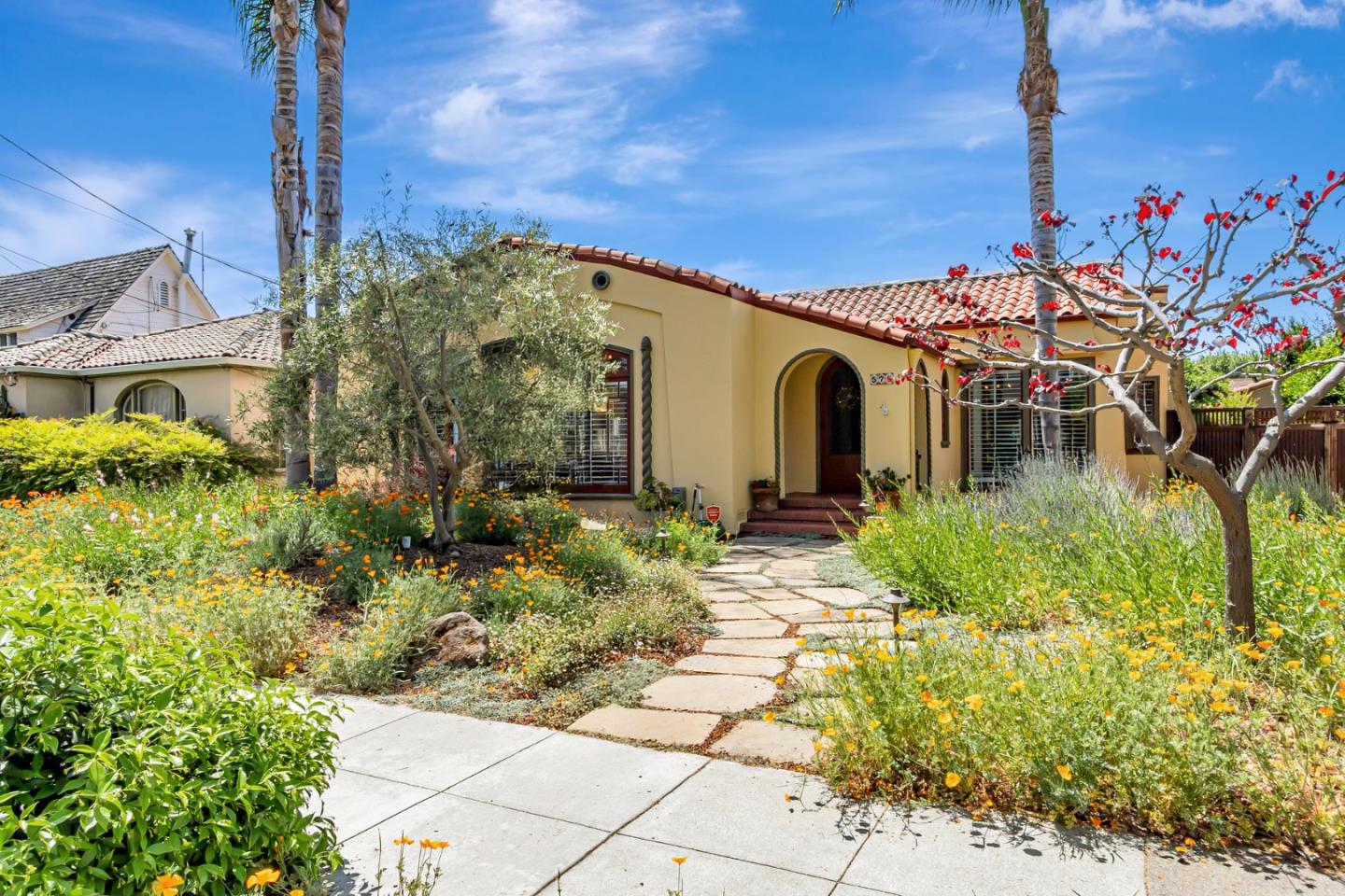 Detail Gallery Image 4 of 59 For 575 S 14th St, San Jose,  CA 95112 - 3 Beds | 2 Baths