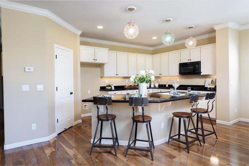 Detail Gallery Image 10 of 33 For 104 Meadowview Ln, Santa Cruz,  CA 95060 - 3 Beds | 2/1 Baths
