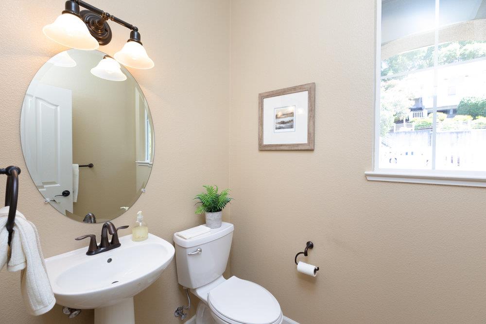 Detail Gallery Image 27 of 33 For 104 Meadowview Ln, Santa Cruz,  CA 95060 - 3 Beds | 2/1 Baths