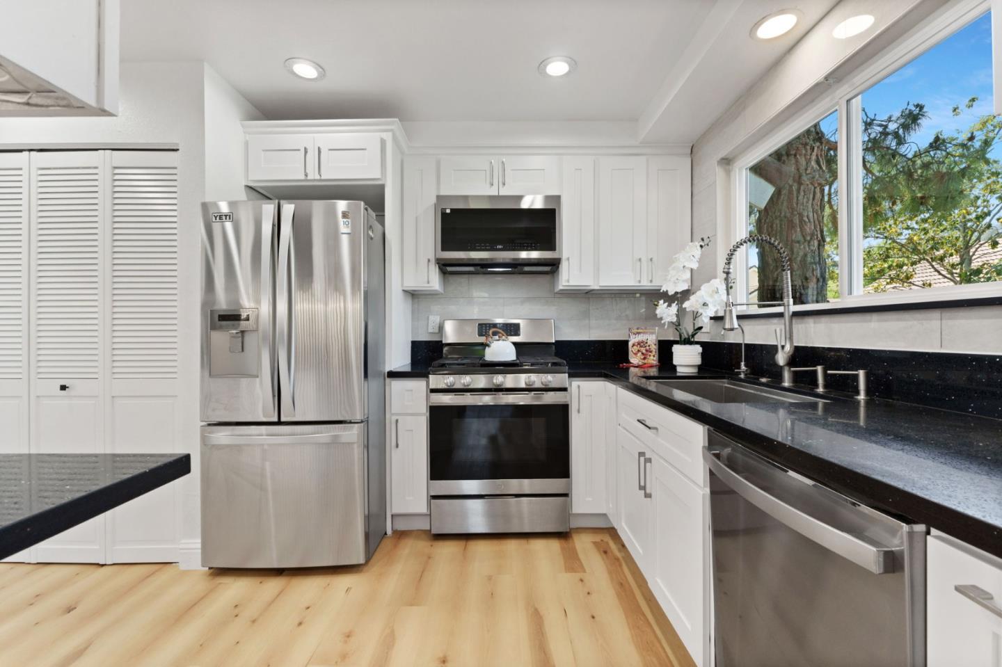 Detail Gallery Image 13 of 55 For 4040 Truckee Ct, San Jose,  CA 95136 - 3 Beds | 2 Baths