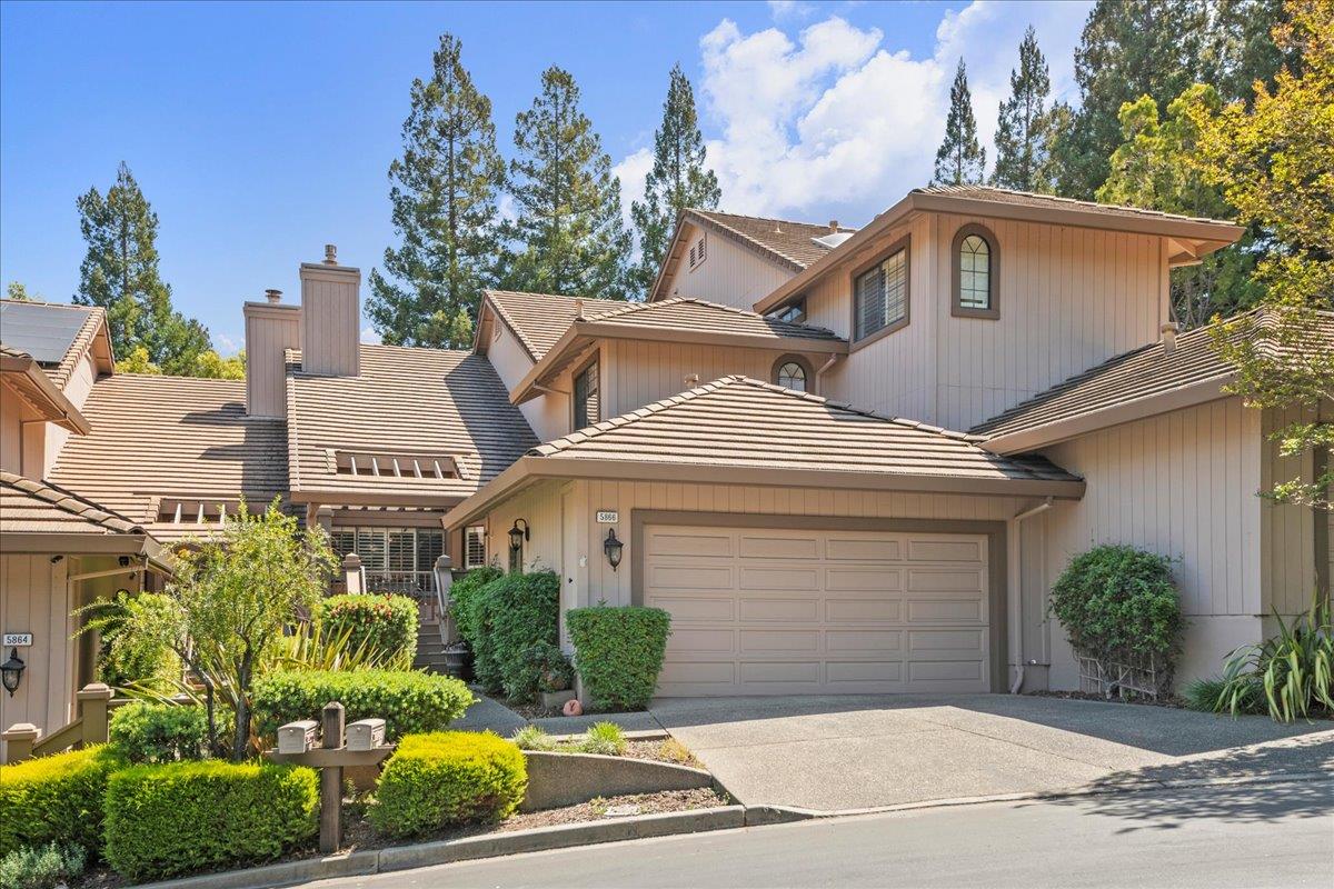 Detail Gallery Image 2 of 52 For 5866 Dry Oak Dr, San Jose,  CA 95120 - 3 Beds | 3 Baths