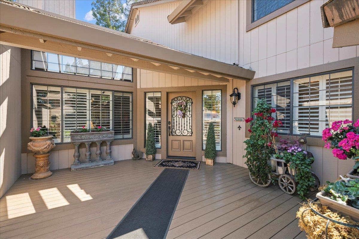 Detail Gallery Image 3 of 52 For 5866 Dry Oak Dr, San Jose,  CA 95120 - 3 Beds | 3 Baths