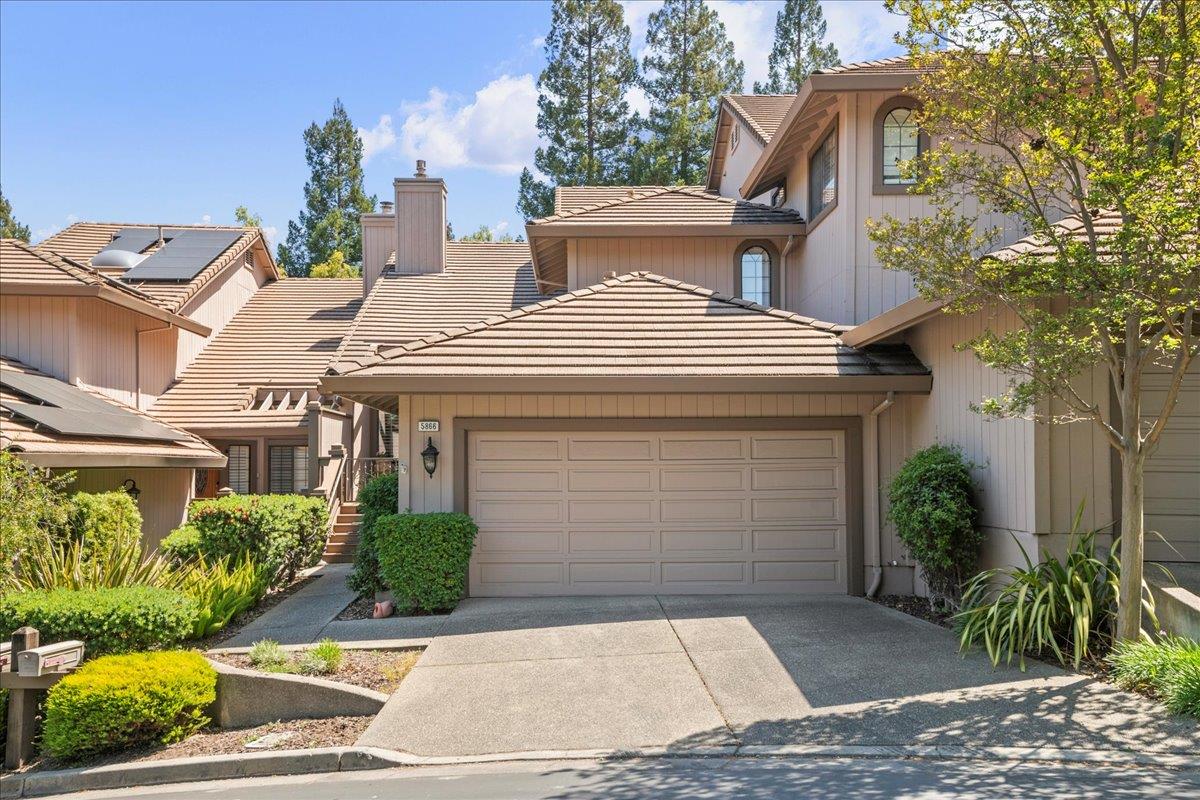 Detail Gallery Image 4 of 52 For 5866 Dry Oak Dr, San Jose,  CA 95120 - 3 Beds | 3 Baths