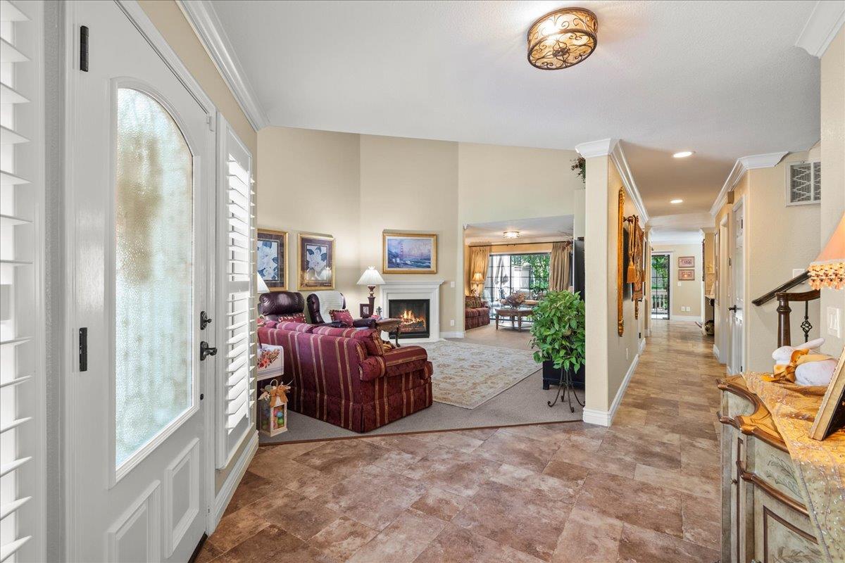 Detail Gallery Image 7 of 52 For 5866 Dry Oak Dr, San Jose,  CA 95120 - 3 Beds | 3 Baths