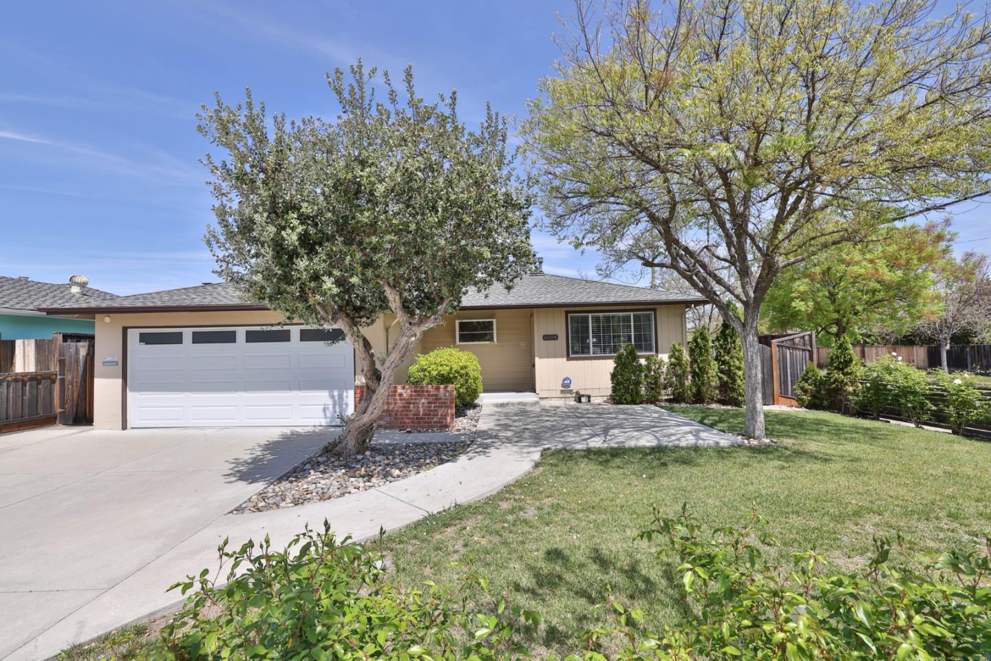 Detail Gallery Image 2 of 17 For 6509 Devonshire Dr, San Jose,  CA 95129 - 3 Beds | 2 Baths