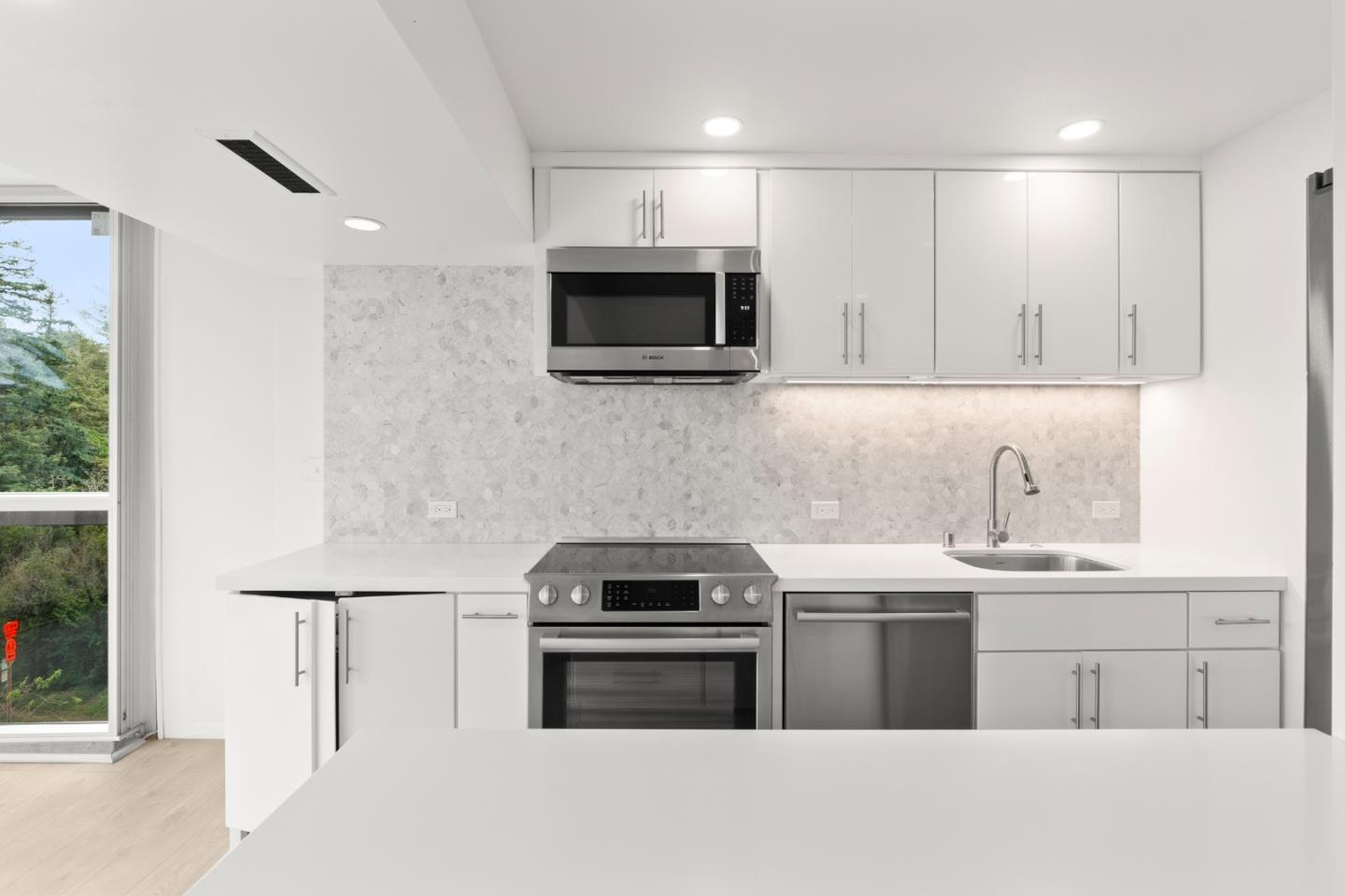 Detail Gallery Image 11 of 34 For 101 Alma St #503,  Palo Alto,  CA 94301 - 2 Beds | 2 Baths