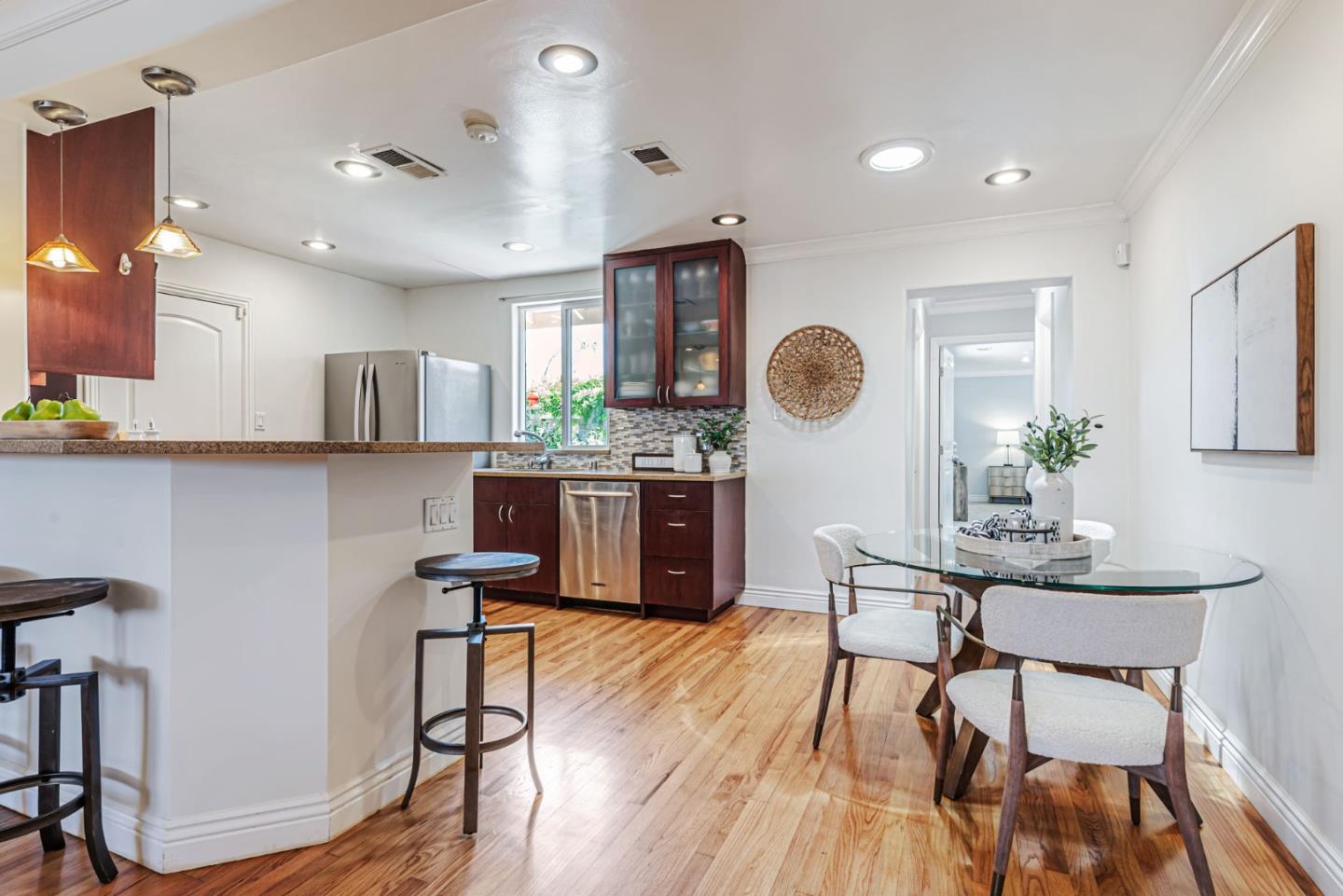 Detail Gallery Image 5 of 35 For 824 8th Ave, Redwood City,  CA 94063 - 3 Beds | 2 Baths