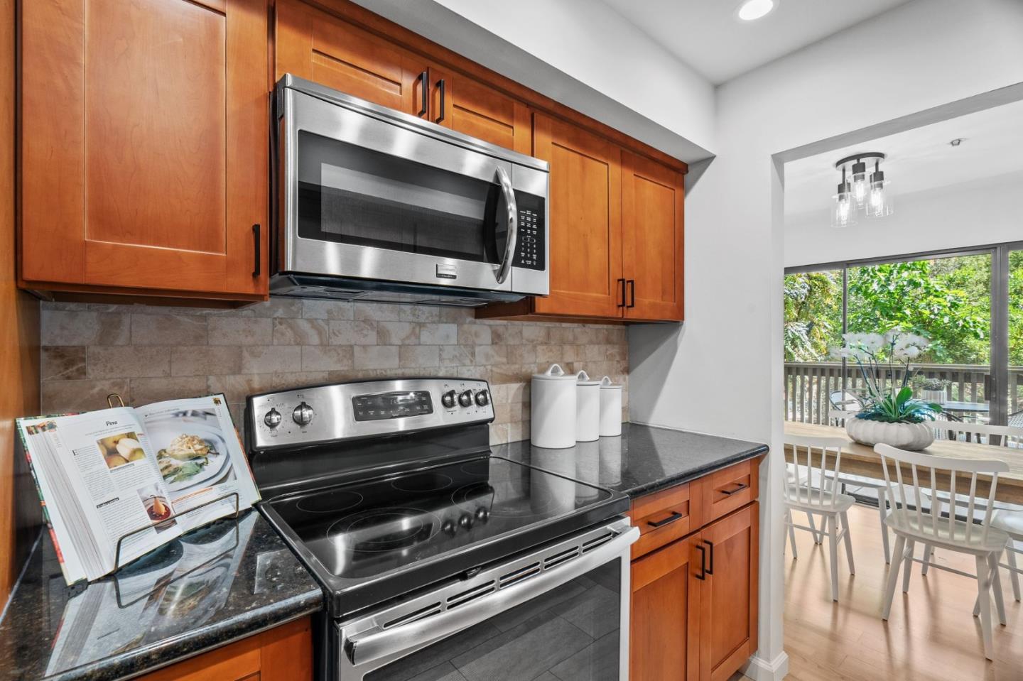 Detail Gallery Image 13 of 18 For 320 Palo Alto Ave #F1,  Palo Alto,  CA 94301 - 1 Beds | 1 Baths