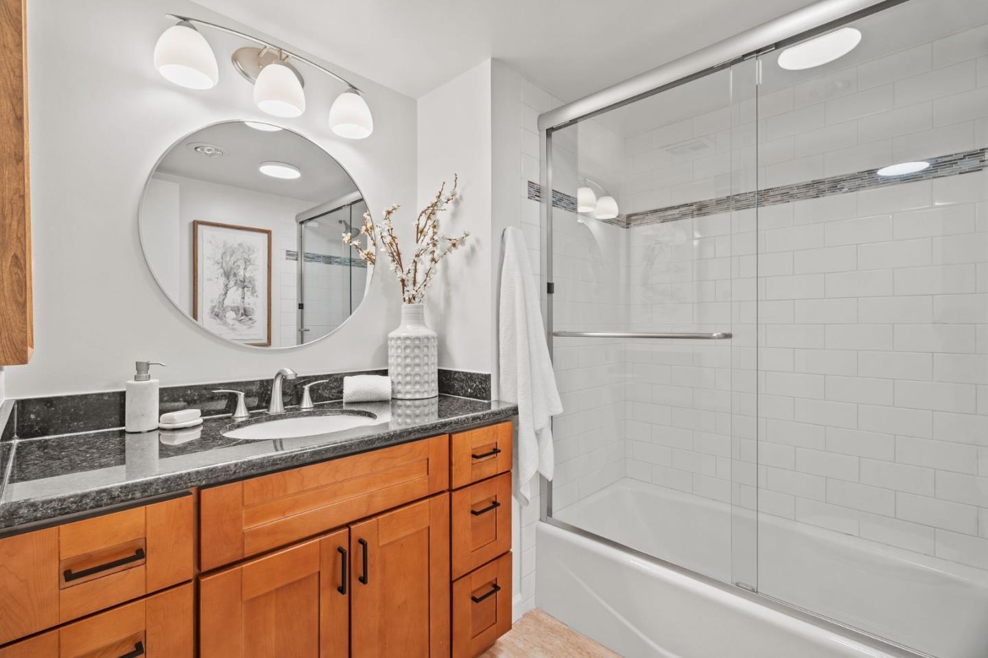Detail Gallery Image 16 of 18 For 320 Palo Alto Ave #F1,  Palo Alto,  CA 94301 - 1 Beds | 1 Baths