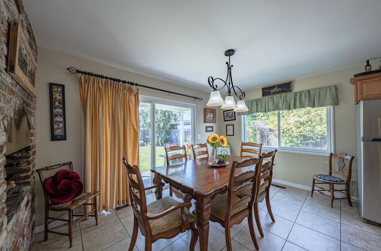 Detail Gallery Image 11 of 34 For 914 Junipero Way, Salinas,  CA 93901 - 3 Beds | 2 Baths