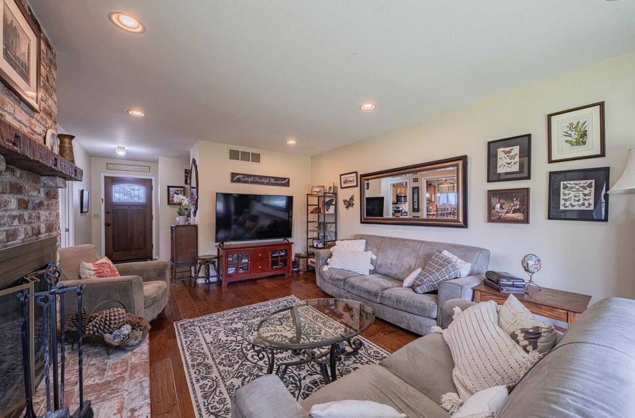 Detail Gallery Image 15 of 34 For 914 Junipero Way, Salinas,  CA 93901 - 3 Beds | 2 Baths
