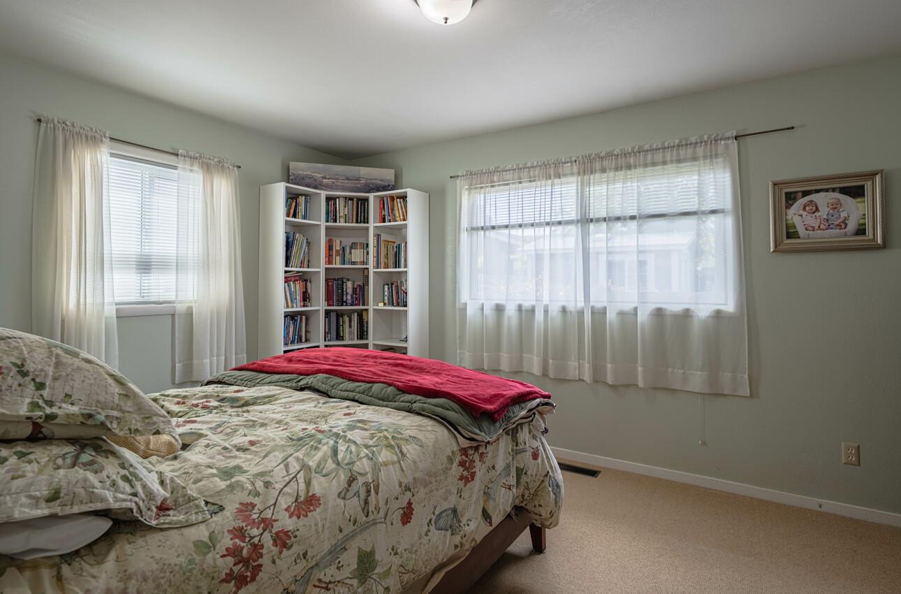 Detail Gallery Image 17 of 34 For 914 Junipero Way, Salinas,  CA 93901 - 3 Beds | 2 Baths