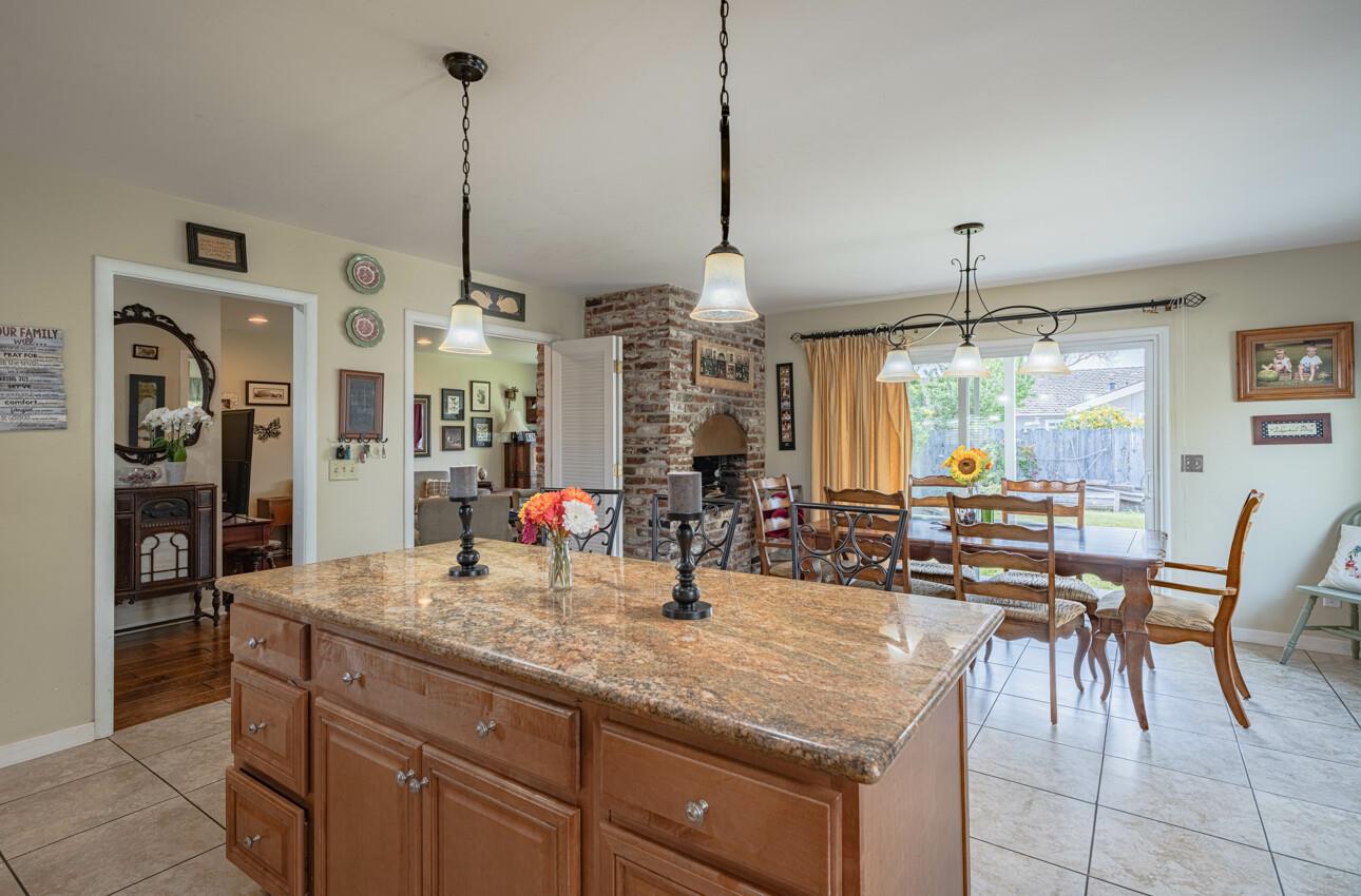Detail Gallery Image 8 of 34 For 914 Junipero Way, Salinas,  CA 93901 - 3 Beds | 2 Baths
