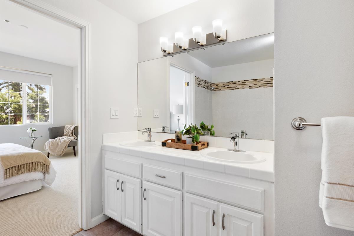 Detail Gallery Image 14 of 39 For 550 El Camino Real #302,  Burlingame,  CA 94010 - 2 Beds | 2 Baths