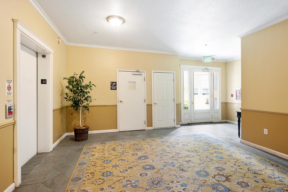 Detail Gallery Image 28 of 39 For 550 El Camino Real #302,  Burlingame,  CA 94010 - 2 Beds | 2 Baths