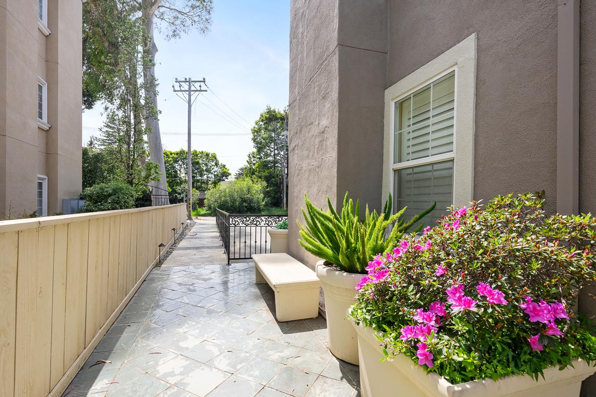 Detail Gallery Image 33 of 39 For 550 El Camino Real #302,  Burlingame,  CA 94010 - 2 Beds | 2 Baths