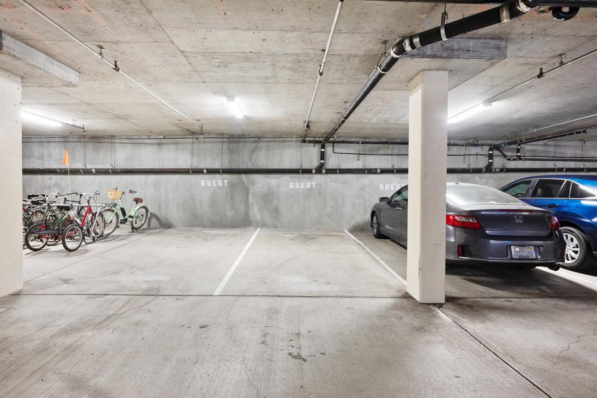 Detail Gallery Image 35 of 39 For 550 El Camino Real #302,  Burlingame,  CA 94010 - 2 Beds | 2 Baths