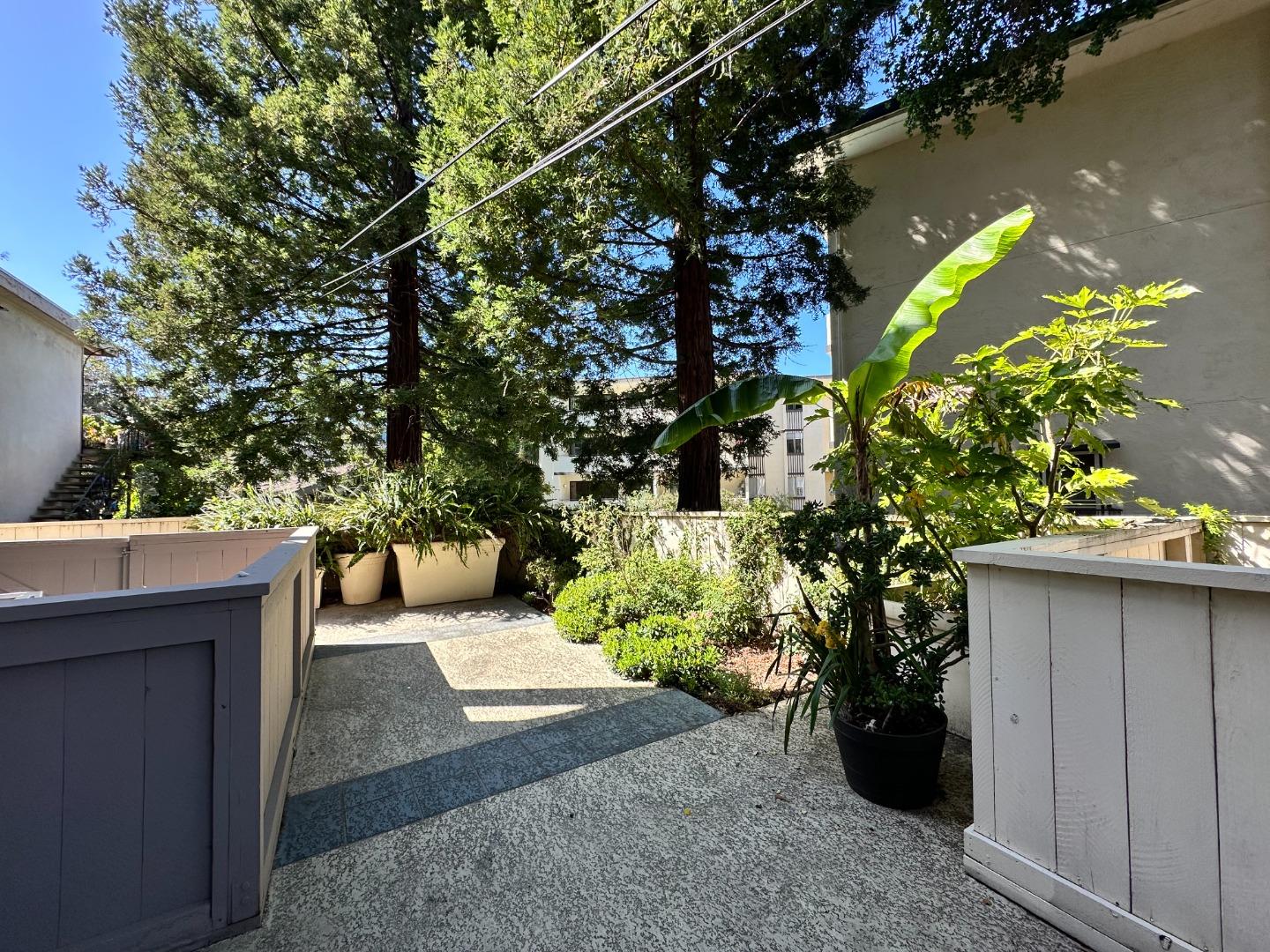 Detail Gallery Image 36 of 39 For 550 El Camino Real #302,  Burlingame,  CA 94010 - 2 Beds | 2 Baths