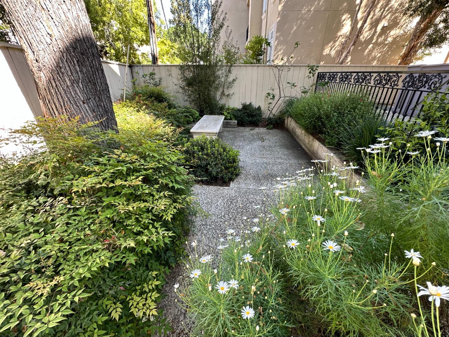 Detail Gallery Image 37 of 39 For 550 El Camino Real #302,  Burlingame,  CA 94010 - 2 Beds | 2 Baths