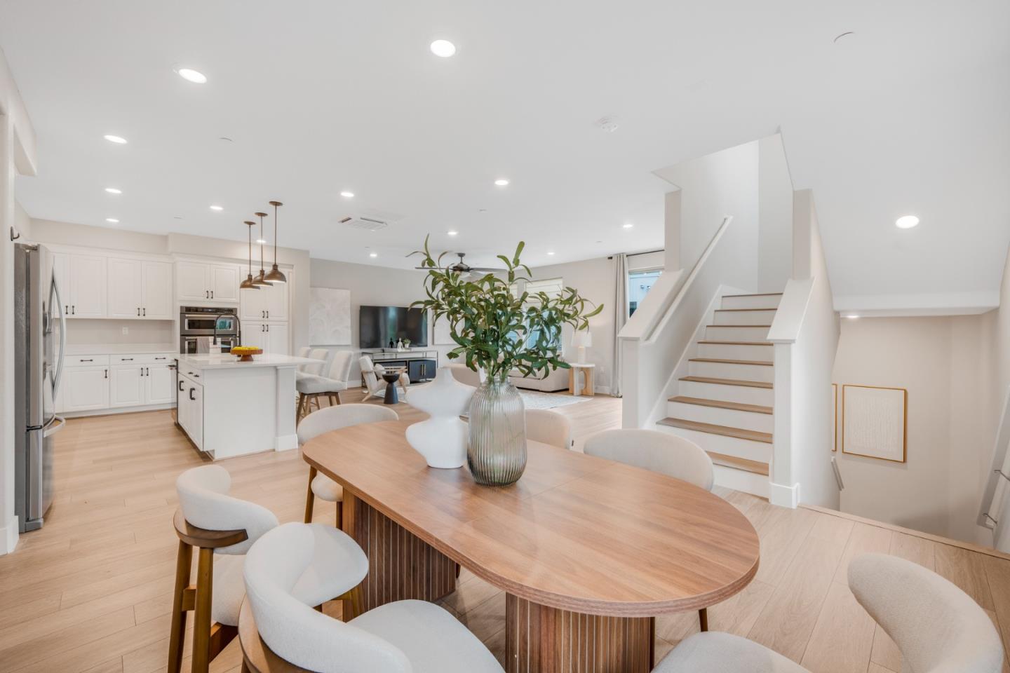 Detail Gallery Image 6 of 44 For 6823 Vector Ct, San Jose,  CA 95119 - 3 Beds | 3 Baths