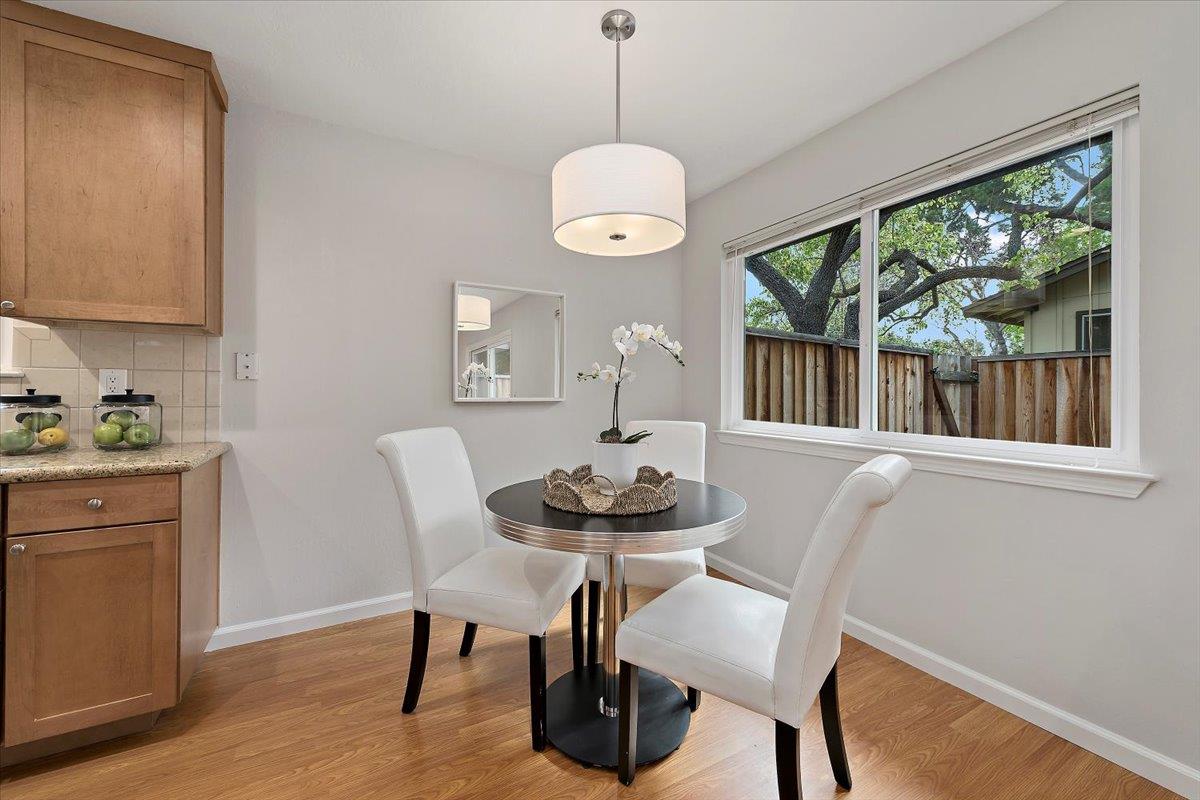 Detail Gallery Image 4 of 12 For 99 Sherland Ave a,  Mountain View,  CA 94043 - 3 Beds | 1/1 Baths
