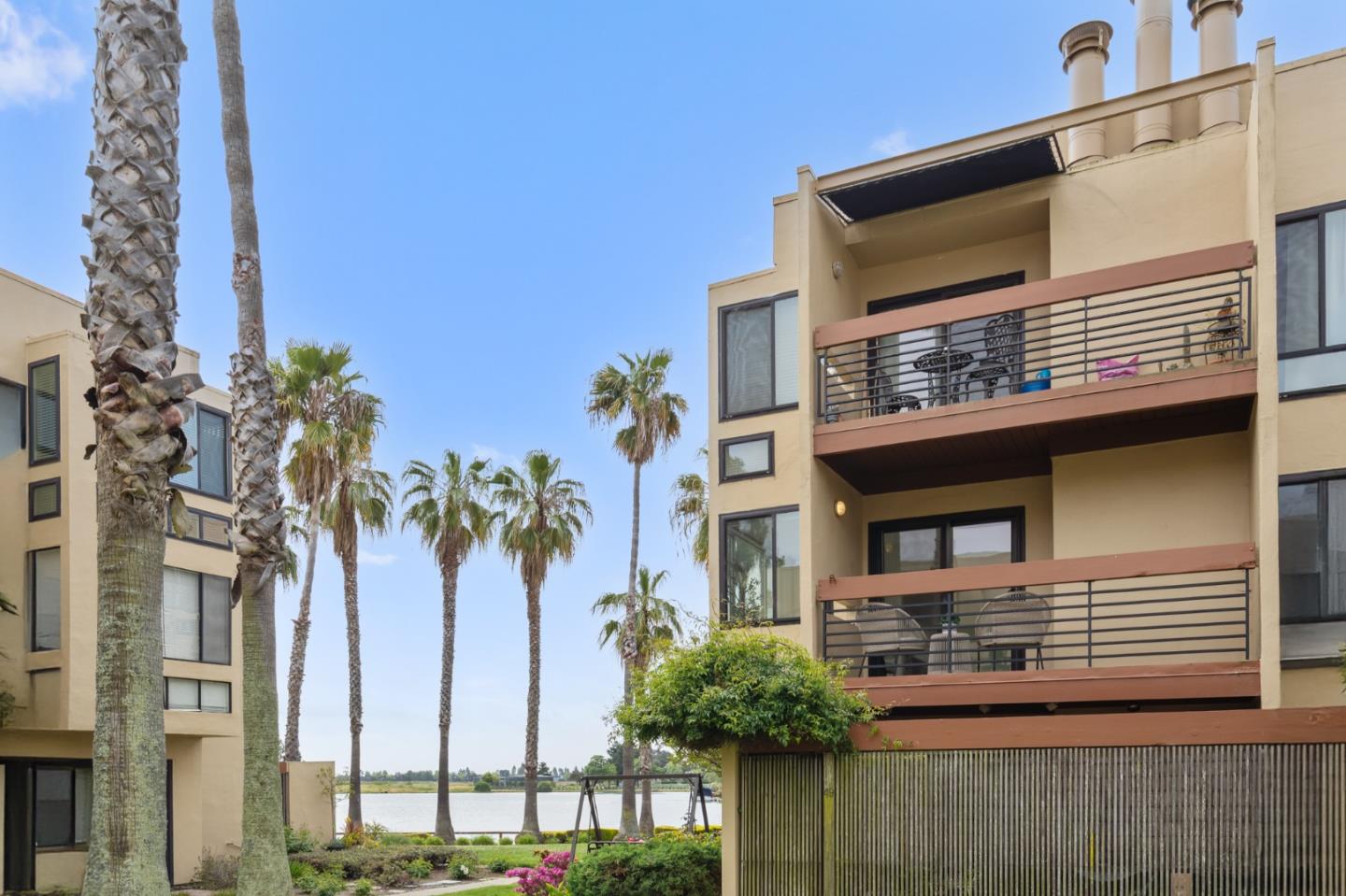 Detail Gallery Image 32 of 47 For 918 Beach Park Blvd #53,  Foster City,  CA 94404 - 2 Beds | 2 Baths