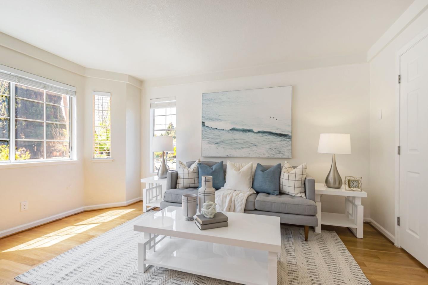 Detail Gallery Image 11 of 45 For 10 Tyrella Ct, Mountain View,  CA 94043 - 3 Beds | 2/1 Baths