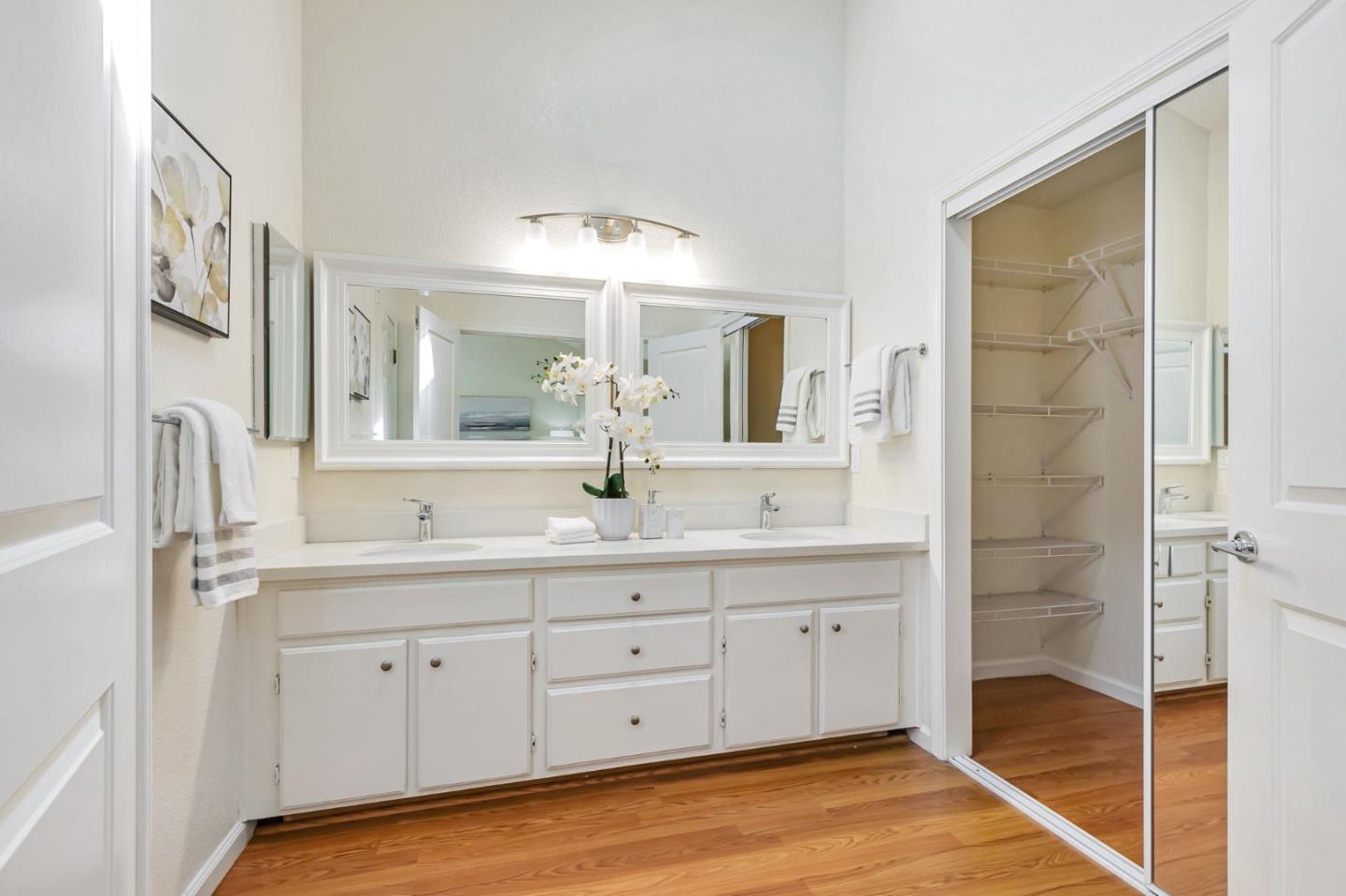 Detail Gallery Image 23 of 45 For 10 Tyrella Ct, Mountain View,  CA 94043 - 3 Beds | 2/1 Baths