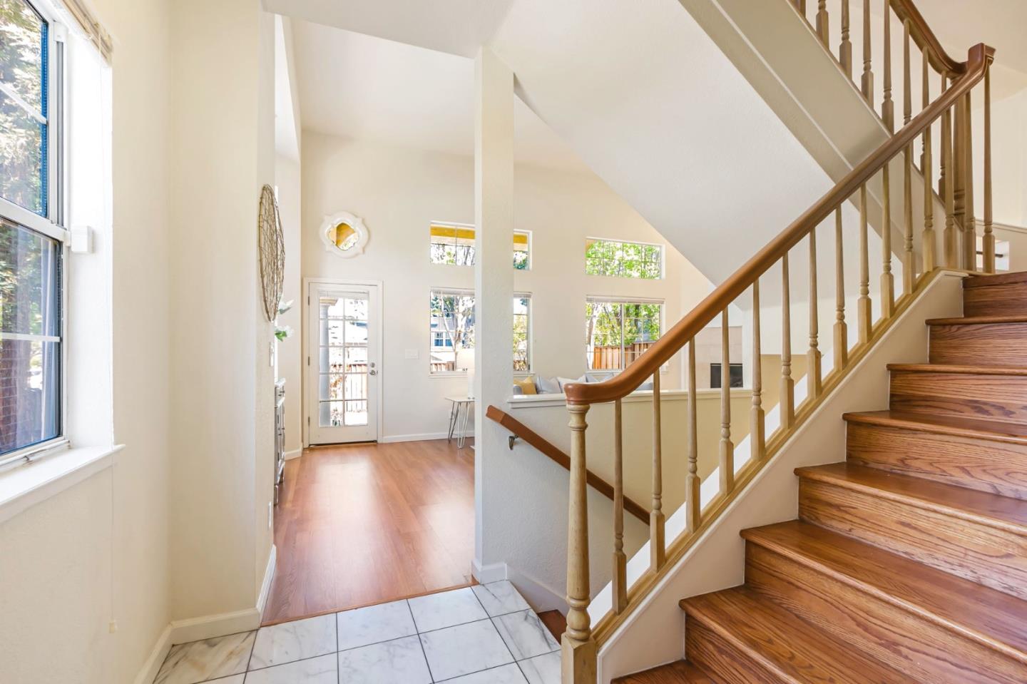 Detail Gallery Image 3 of 45 For 10 Tyrella Ct, Mountain View,  CA 94043 - 3 Beds | 2/1 Baths
