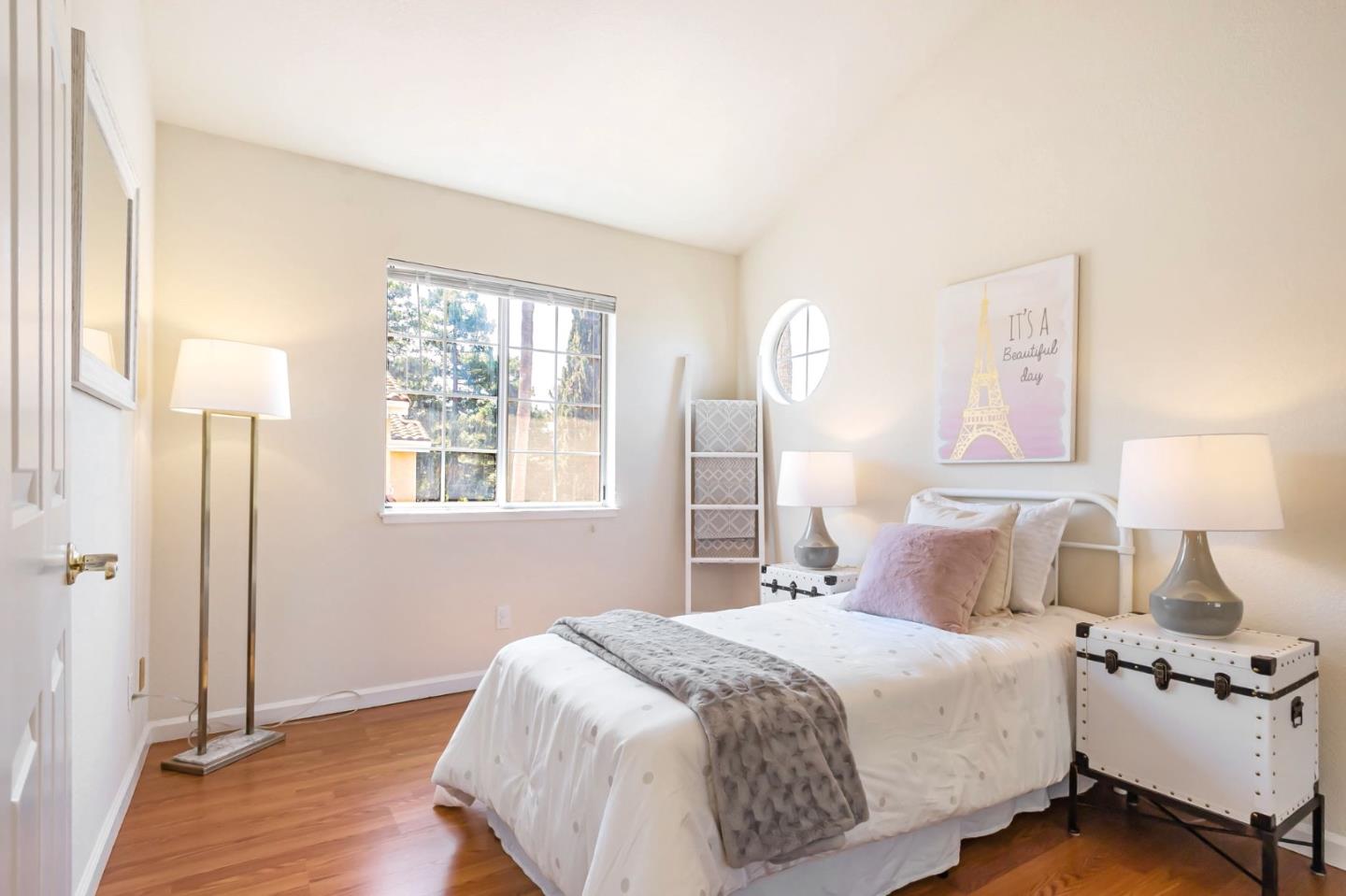 Detail Gallery Image 30 of 45 For 10 Tyrella Ct, Mountain View,  CA 94043 - 3 Beds | 2/1 Baths