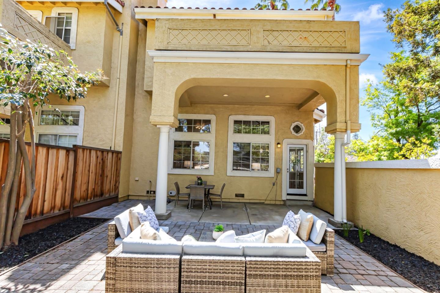 Detail Gallery Image 32 of 45 For 10 Tyrella Ct, Mountain View,  CA 94043 - 3 Beds | 2/1 Baths