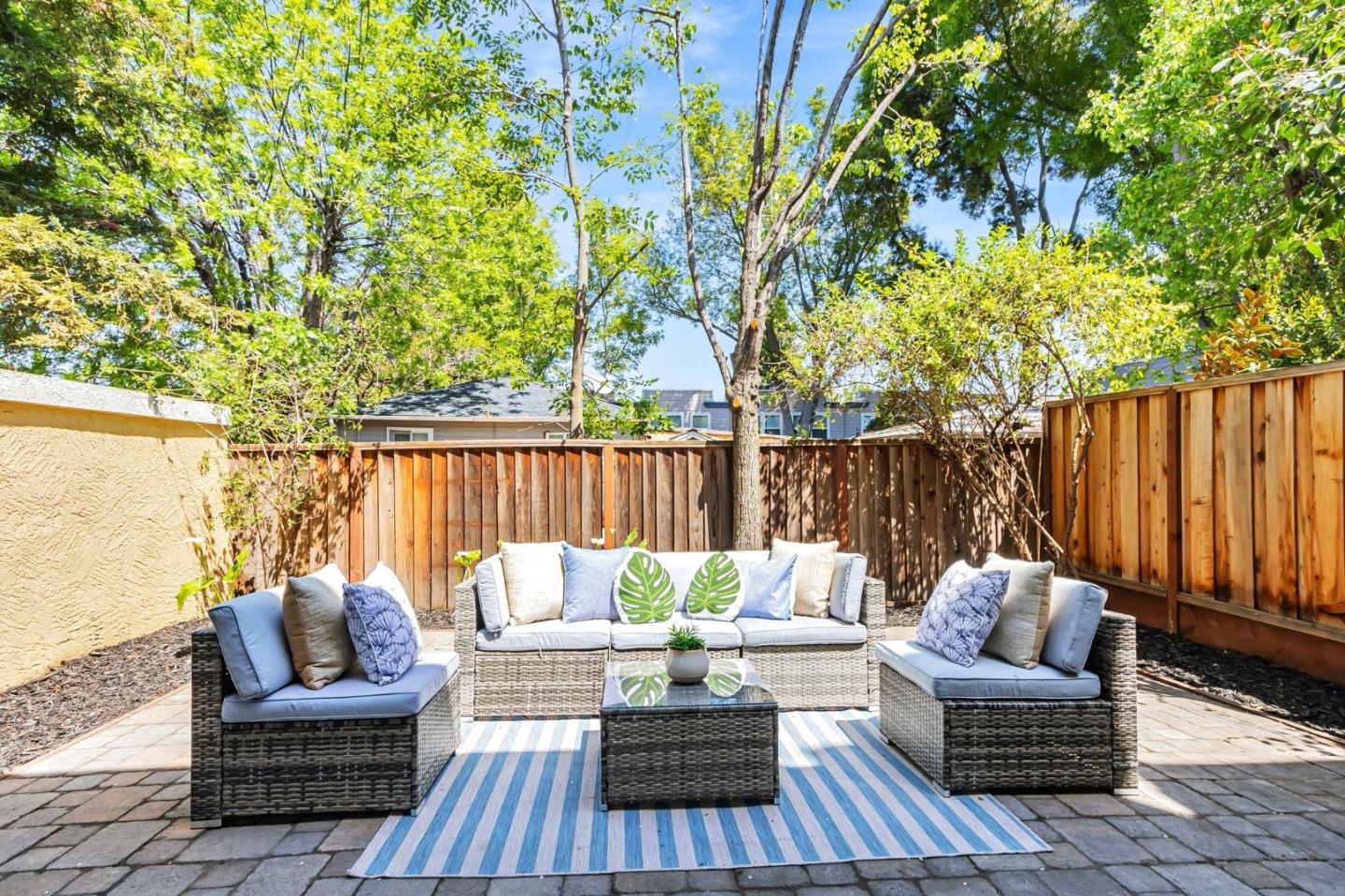 Detail Gallery Image 36 of 45 For 10 Tyrella Ct, Mountain View,  CA 94043 - 3 Beds | 2/1 Baths