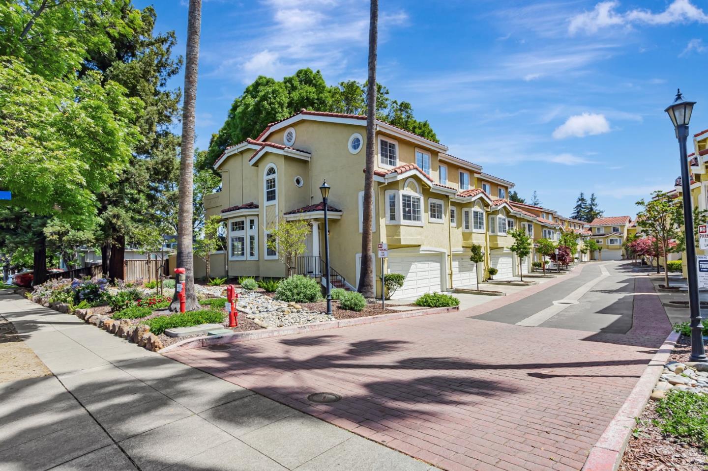 Detail Gallery Image 39 of 45 For 10 Tyrella Ct, Mountain View,  CA 94043 - 3 Beds | 2/1 Baths