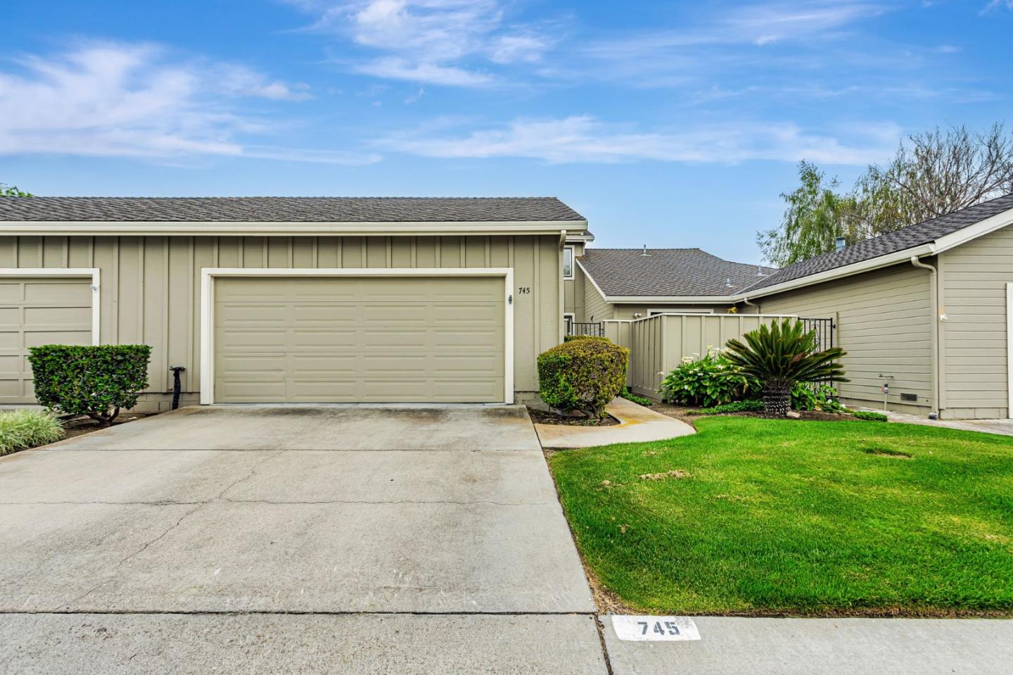Detail Gallery Image 1 of 20 For 745 Helen Dr, Hollister,  CA 95023 - 2 Beds | 2/1 Baths
