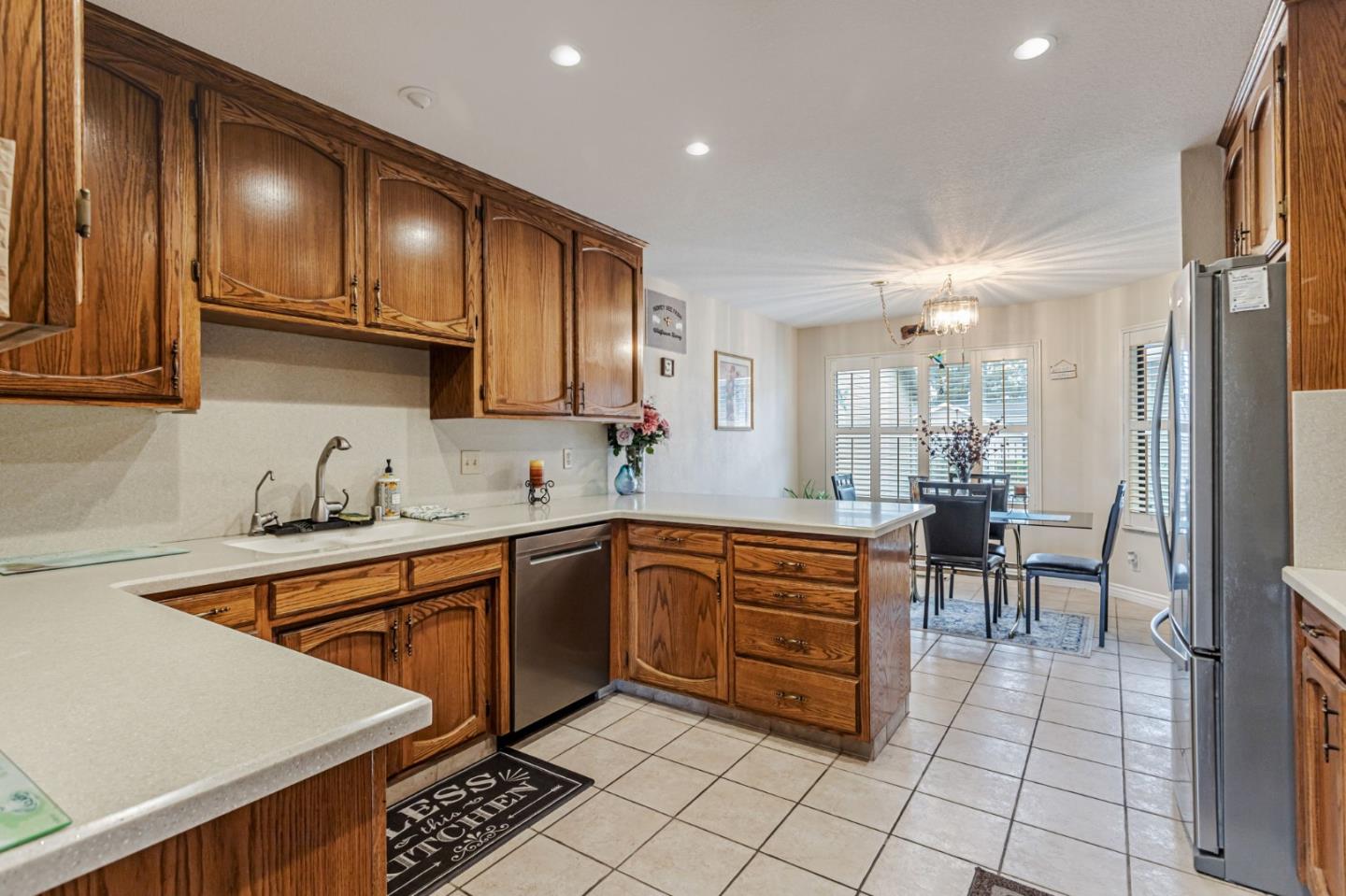 Detail Gallery Image 10 of 20 For 745 Helen Dr, Hollister,  CA 95023 - 2 Beds | 2/1 Baths