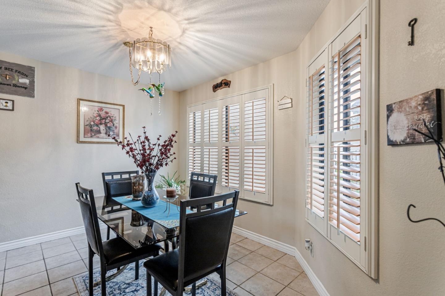 Detail Gallery Image 11 of 20 For 745 Helen Dr, Hollister,  CA 95023 - 2 Beds | 2/1 Baths