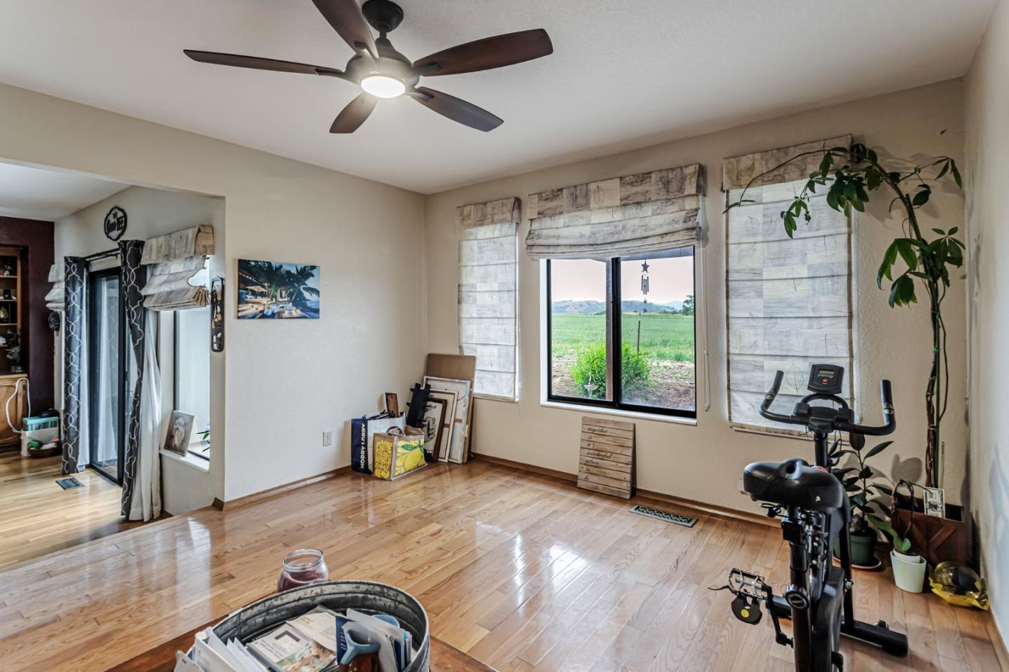 Detail Gallery Image 13 of 20 For 745 Helen Dr, Hollister,  CA 95023 - 2 Beds | 2/1 Baths