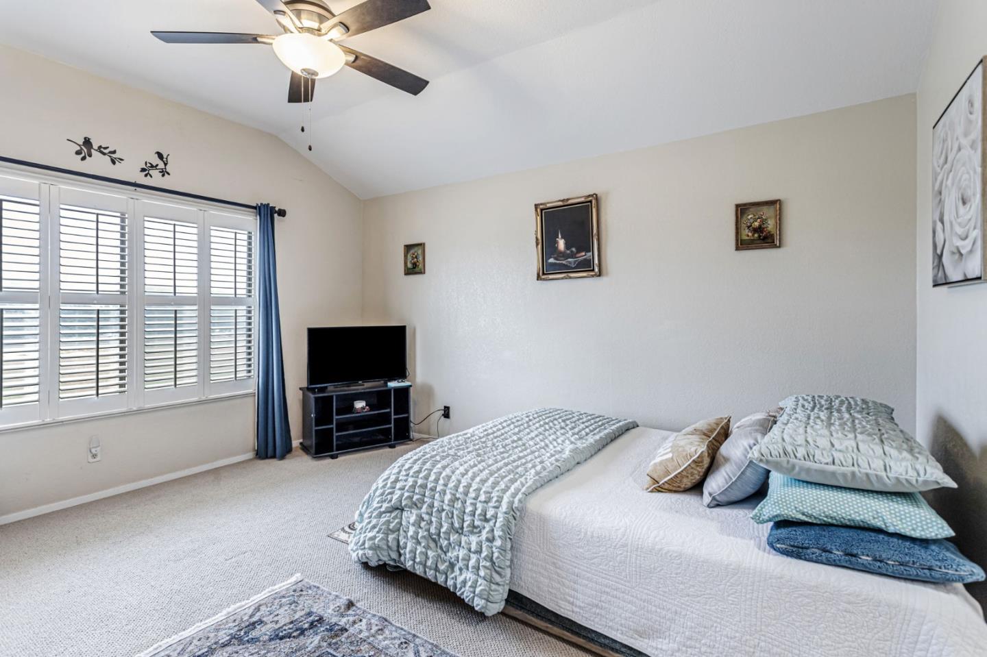 Detail Gallery Image 14 of 20 For 745 Helen Dr, Hollister,  CA 95023 - 2 Beds | 2/1 Baths