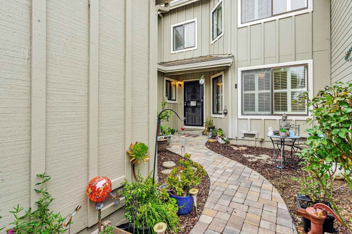 Detail Gallery Image 2 of 20 For 745 Helen Dr, Hollister,  CA 95023 - 2 Beds | 2/1 Baths