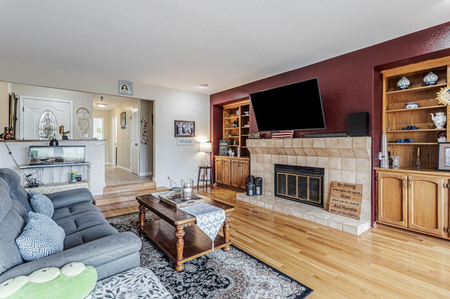 Detail Gallery Image 5 of 20 For 745 Helen Dr, Hollister,  CA 95023 - 2 Beds | 2/1 Baths