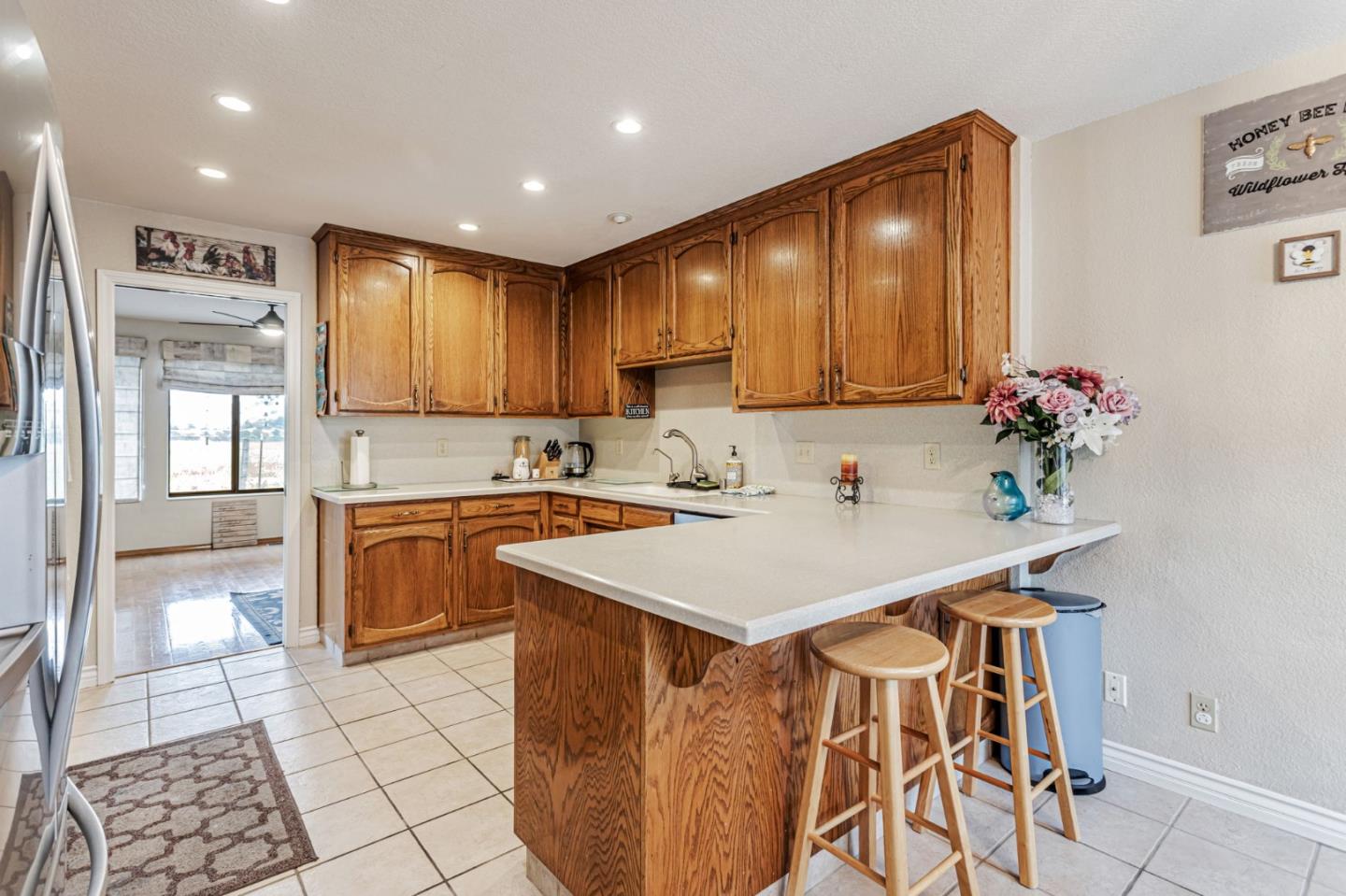 Detail Gallery Image 8 of 20 For 745 Helen Dr, Hollister,  CA 95023 - 2 Beds | 2/1 Baths