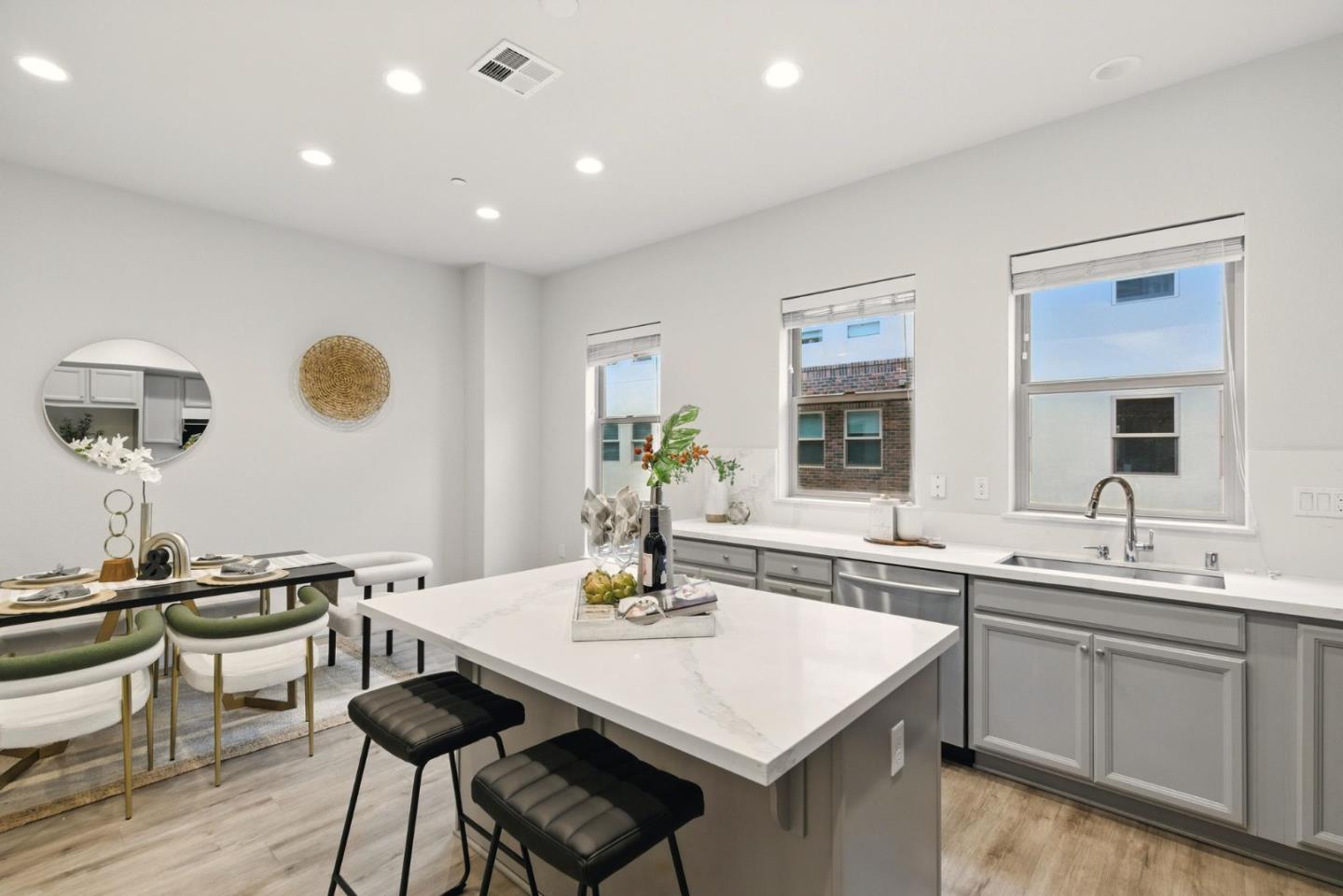 Detail Gallery Image 11 of 47 For 1719 Houret Ct, Milpitas,  CA 95035 - 3 Beds | 3/1 Baths