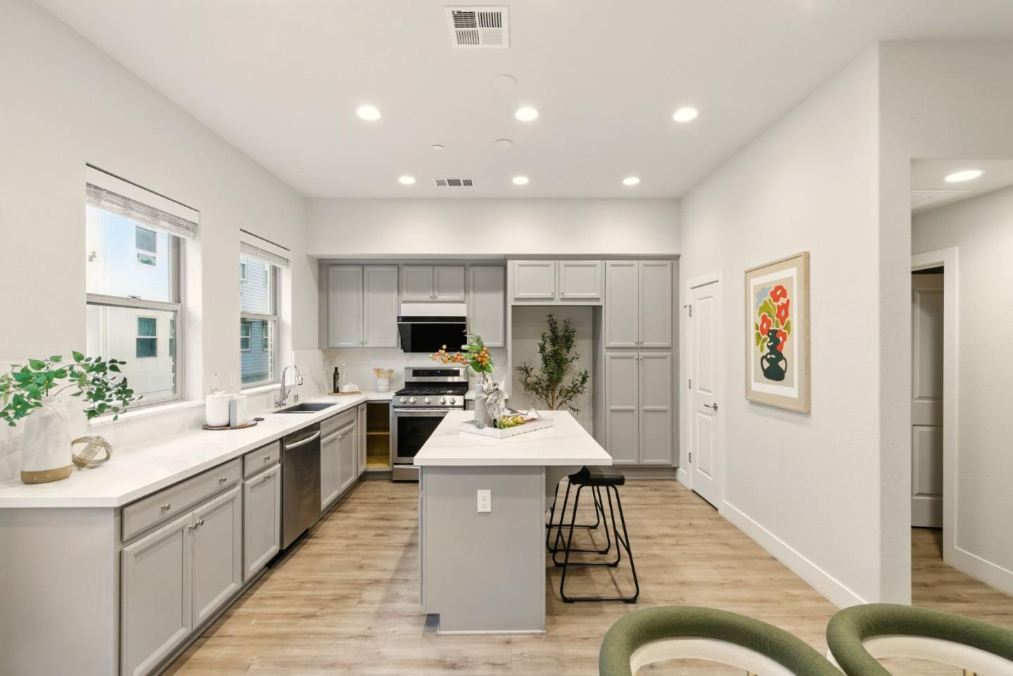 Detail Gallery Image 13 of 47 For 1719 Houret Ct, Milpitas,  CA 95035 - 3 Beds | 3/1 Baths