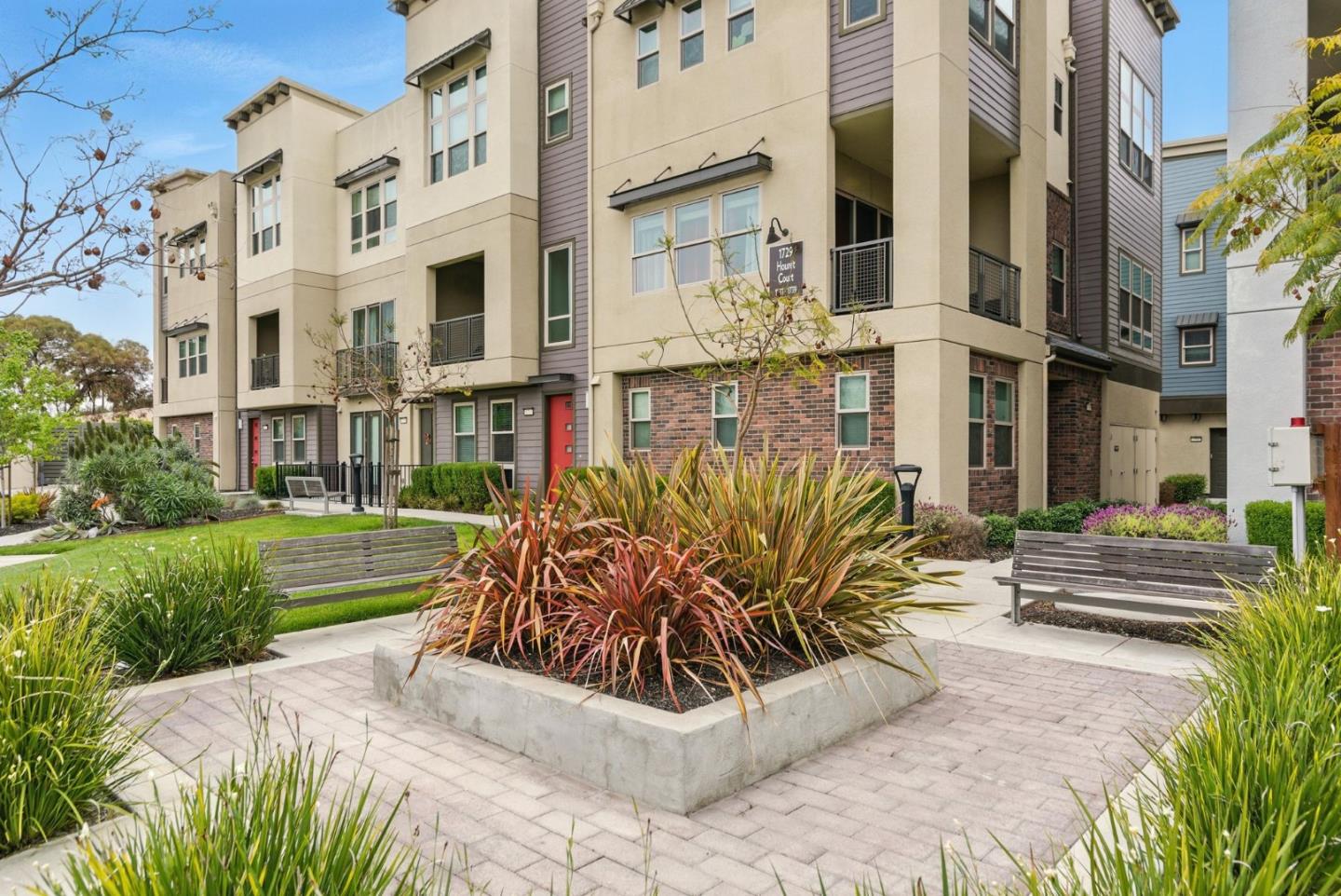 Detail Gallery Image 2 of 47 For 1719 Houret Ct, Milpitas,  CA 95035 - 3 Beds | 3/1 Baths