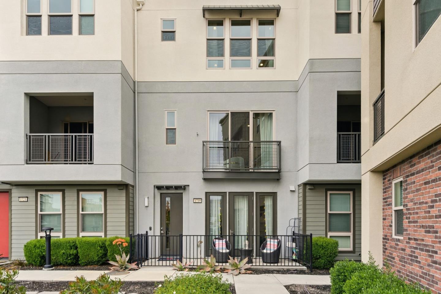 Detail Gallery Image 3 of 47 For 1719 Houret Ct, Milpitas,  CA 95035 - 3 Beds | 3/1 Baths