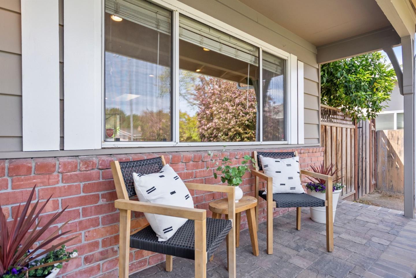 Detail Gallery Image 6 of 33 For 654 Whitethorne Dr, Campbell,  CA 95008 - 3 Beds | 2 Baths