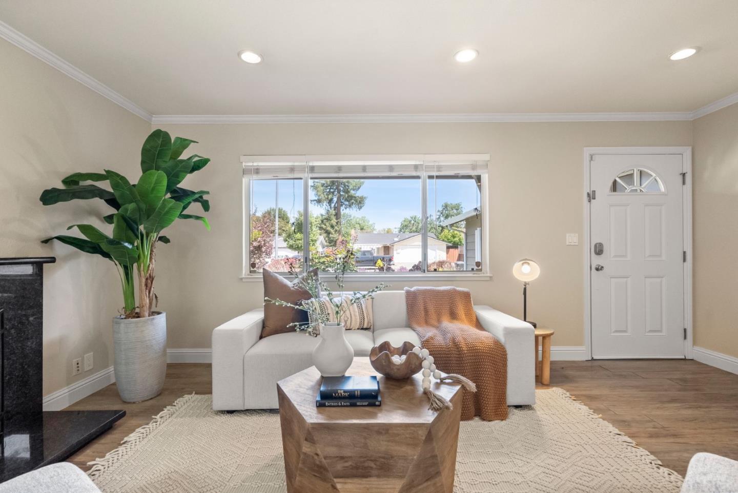 Detail Gallery Image 8 of 33 For 654 Whitethorne Dr, Campbell,  CA 95008 - 3 Beds | 2 Baths