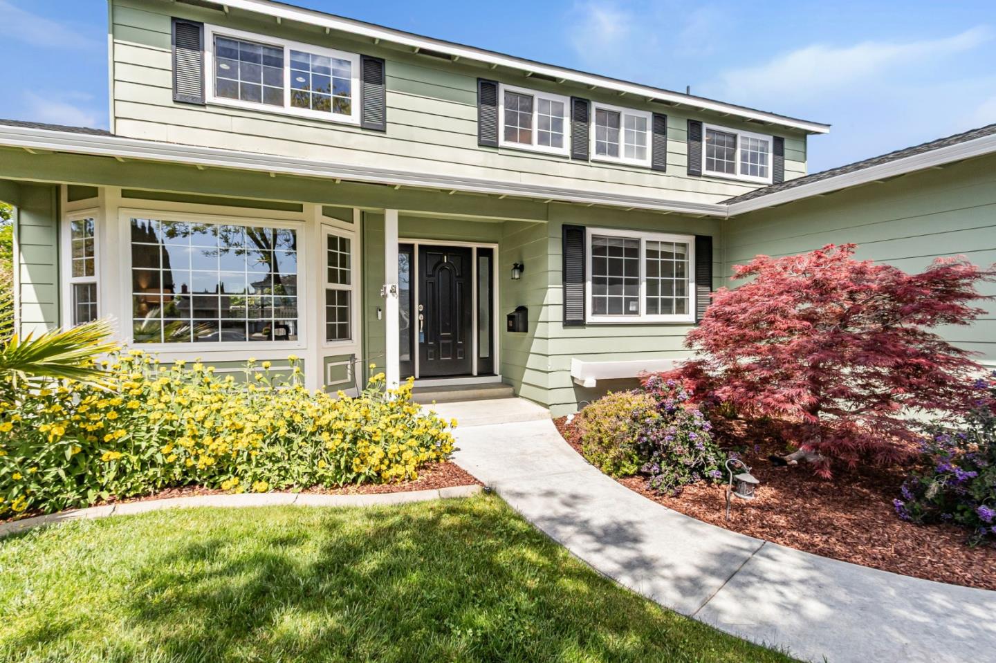 Detail Gallery Image 4 of 50 For 743 Silver Pine Ct, Sunnyvale,  CA 94086 - 5 Beds | 2/1 Baths
