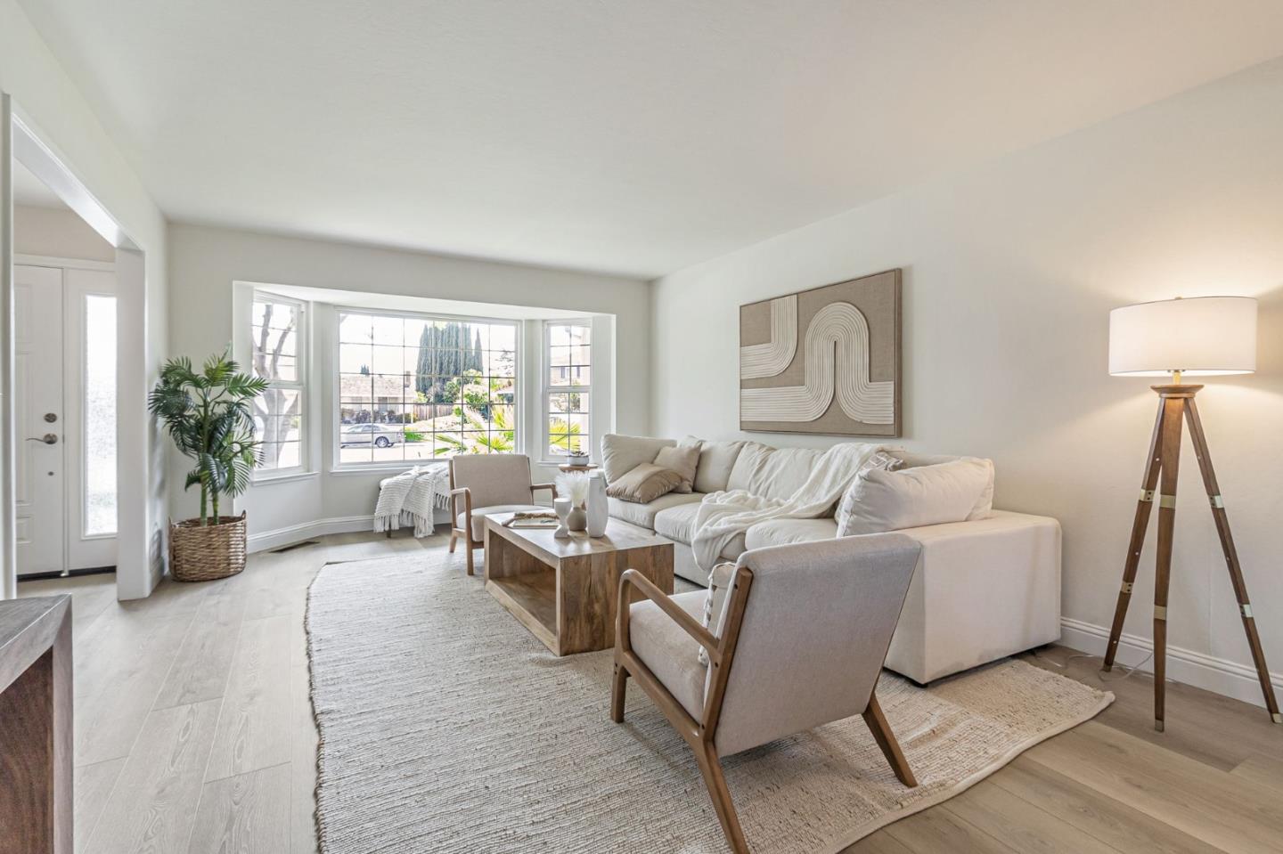 Detail Gallery Image 9 of 50 For 743 Silver Pine Ct, Sunnyvale,  CA 94086 - 5 Beds | 2/1 Baths