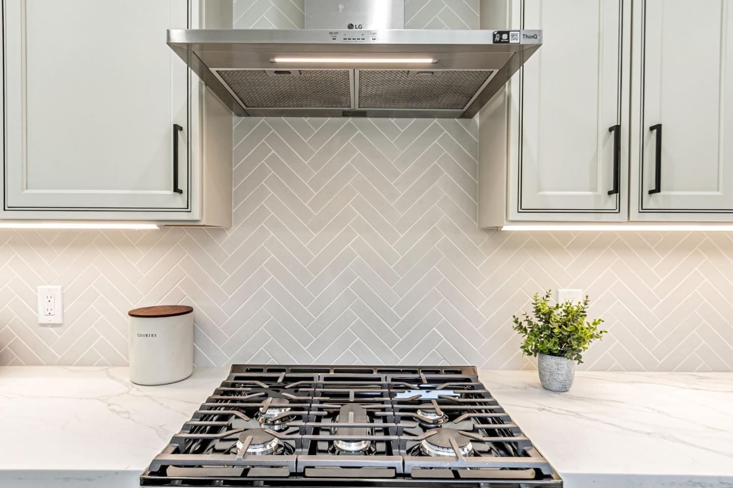Detail Gallery Image 22 of 56 For 664 Chapman St, San Jose,  CA 95126 - 3 Beds | 2 Baths
